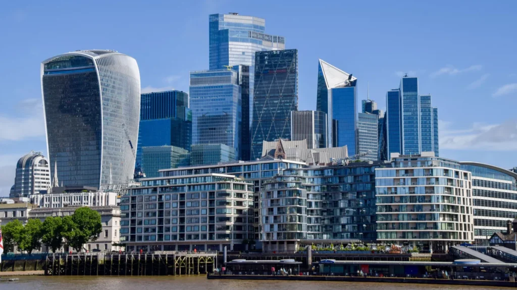 Deloitte and Azets Audits Under Scrutiny as UK Fintech Firm Stenn Collapses