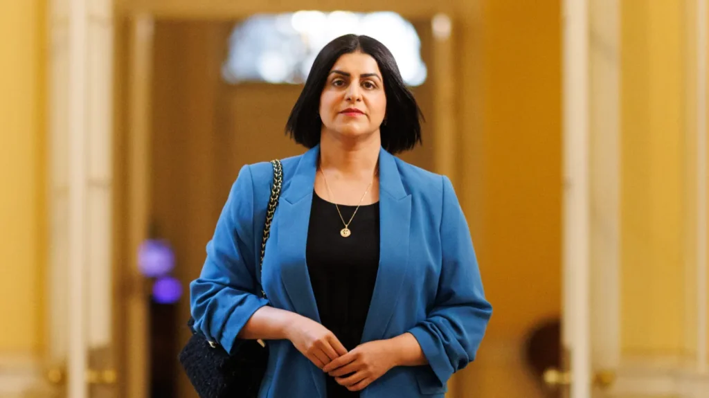 Migrants Must Work, Speak English, Volunteer to Stay in UK - Labour