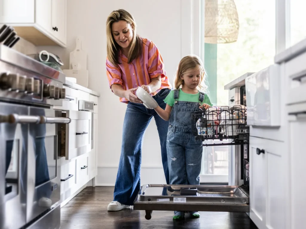Only 44% of UK Kids Aged 14-15 Help with Cleaning, Report Shows