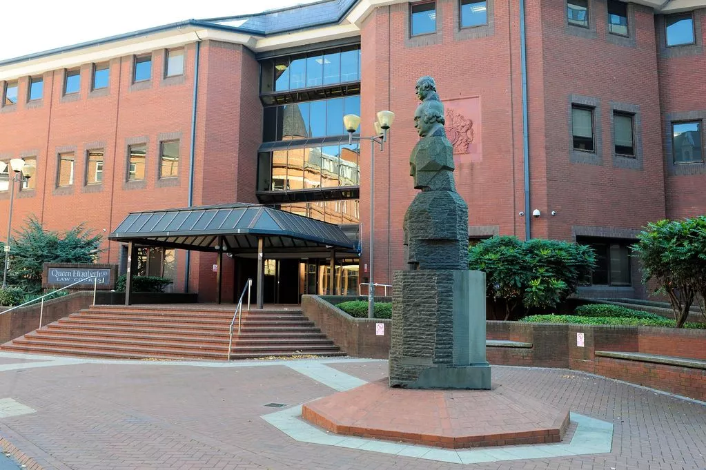 Defendant Denies Threatening Victims in £7,000 Blackmail Trial