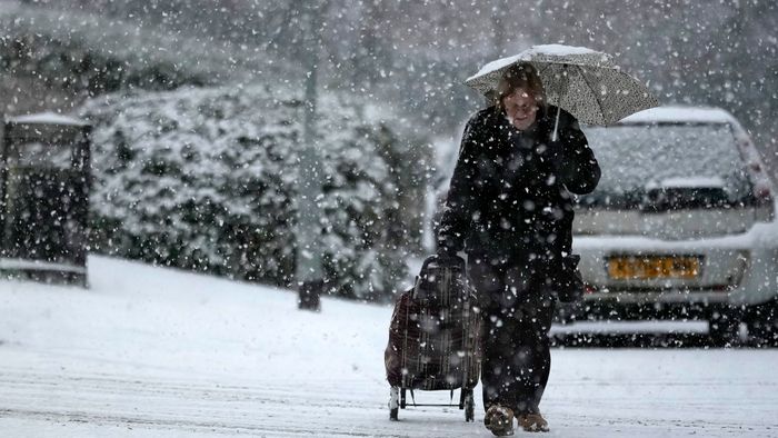 Arctic Blast Hits the UK: Temperatures to Plunge to -6C with Widespread Snowfall