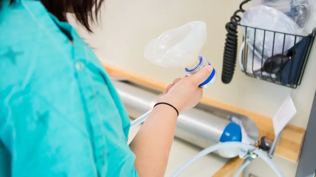 Review Suggests Laughing Gas May Offer Fast Relief for Severe Depression