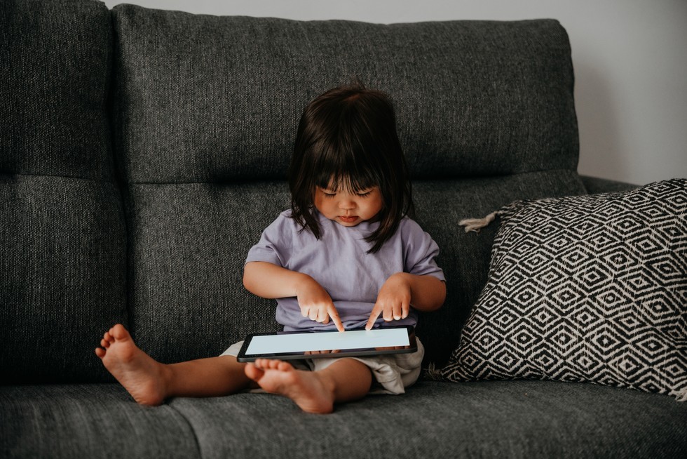 98% of Two-Year-Olds Watch Screens Daily Despite Health Warnings
