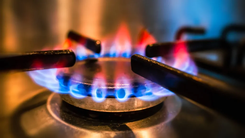 UK Household Energy Bills Set to Fall by 7% From April