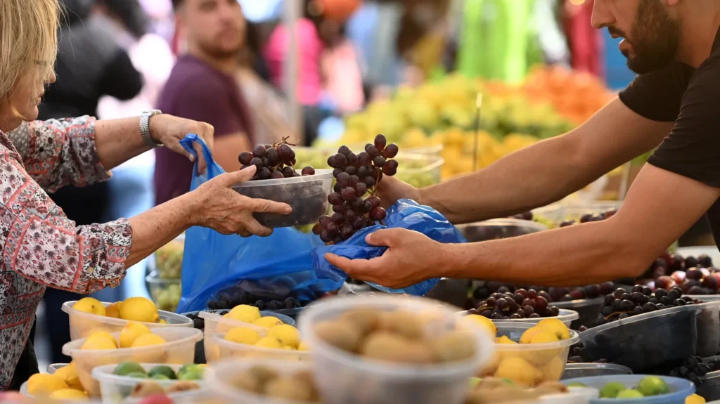 Price Growth Slows to 3% as Jobless Rate Climbs